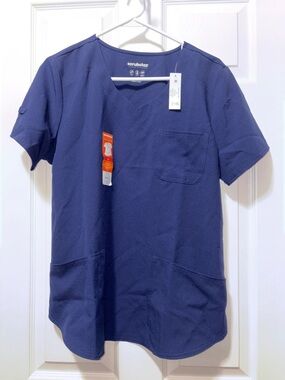 NWT brand new with Tags Scrubstar women’s V-Neck Scrub Top in Navy